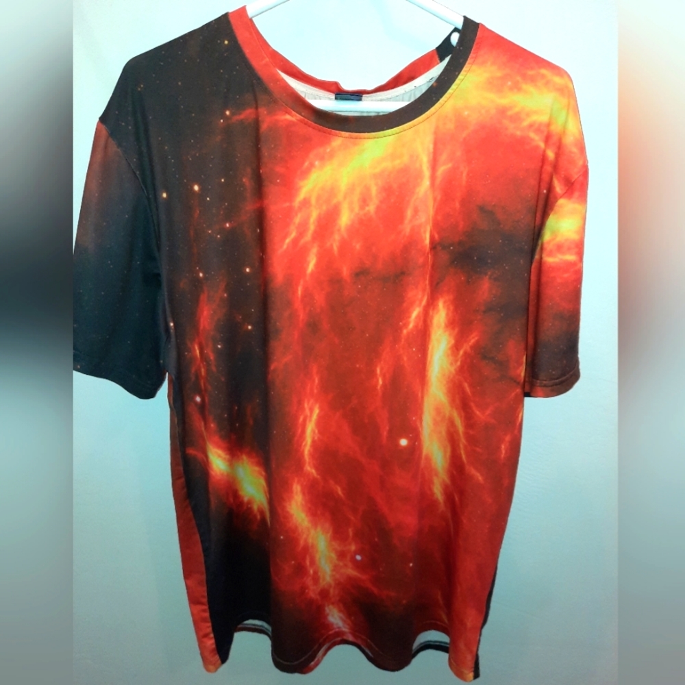$ Mens XXL short sleeve bright red, orange, yellow fire design EUC